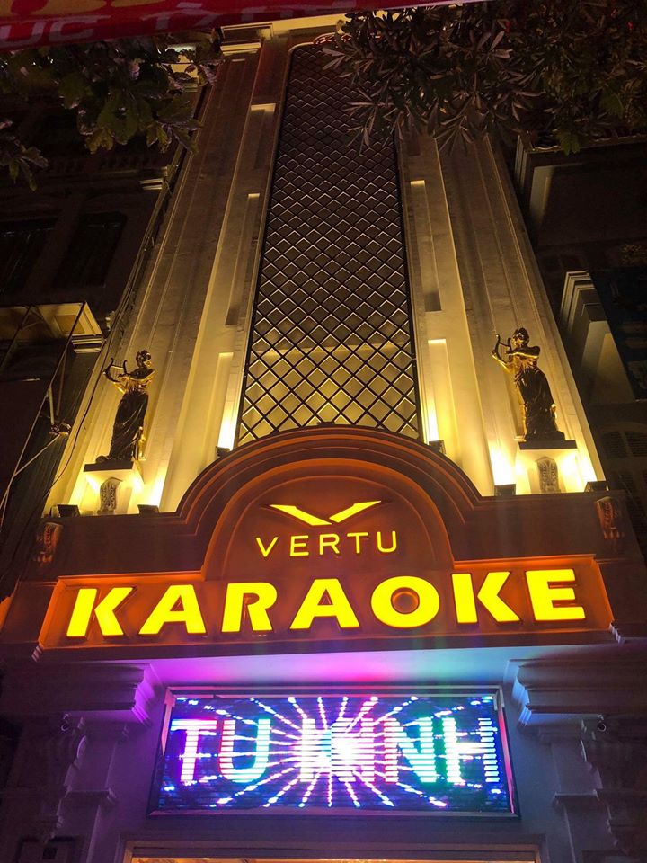 Mẫu mặt tiền quán karaoke tân cổ điển cấp sang trọng đẹp